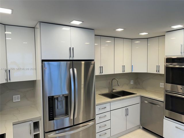 9500 W Bay Harbor Dr 6A, Bay Harbor Islands, FL 33154