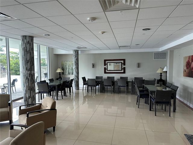 9500 W Bay Harbor Dr 6A, Bay Harbor Islands, FL 33154