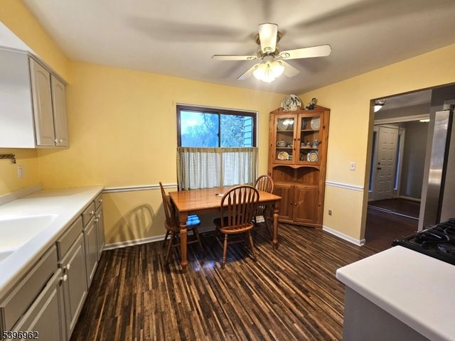 2 Sparrow Ci, Hampton Twp., NJ 07860
