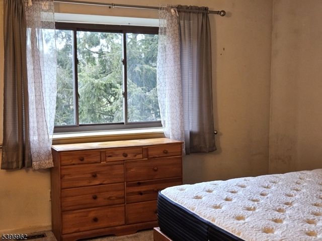 2 Sparrow Ci, Hampton Twp., NJ 07860