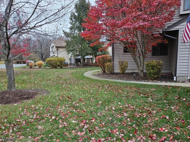 2 Sparrow Ci, Hampton Twp., NJ 07860