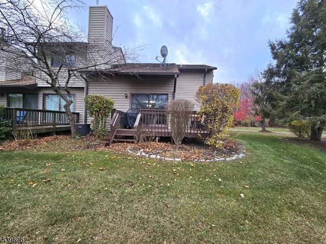 2 Sparrow Ci, Hampton Twp., NJ 07860