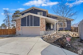 2067 E GYRFALCON LN, Sandy, UT 84092