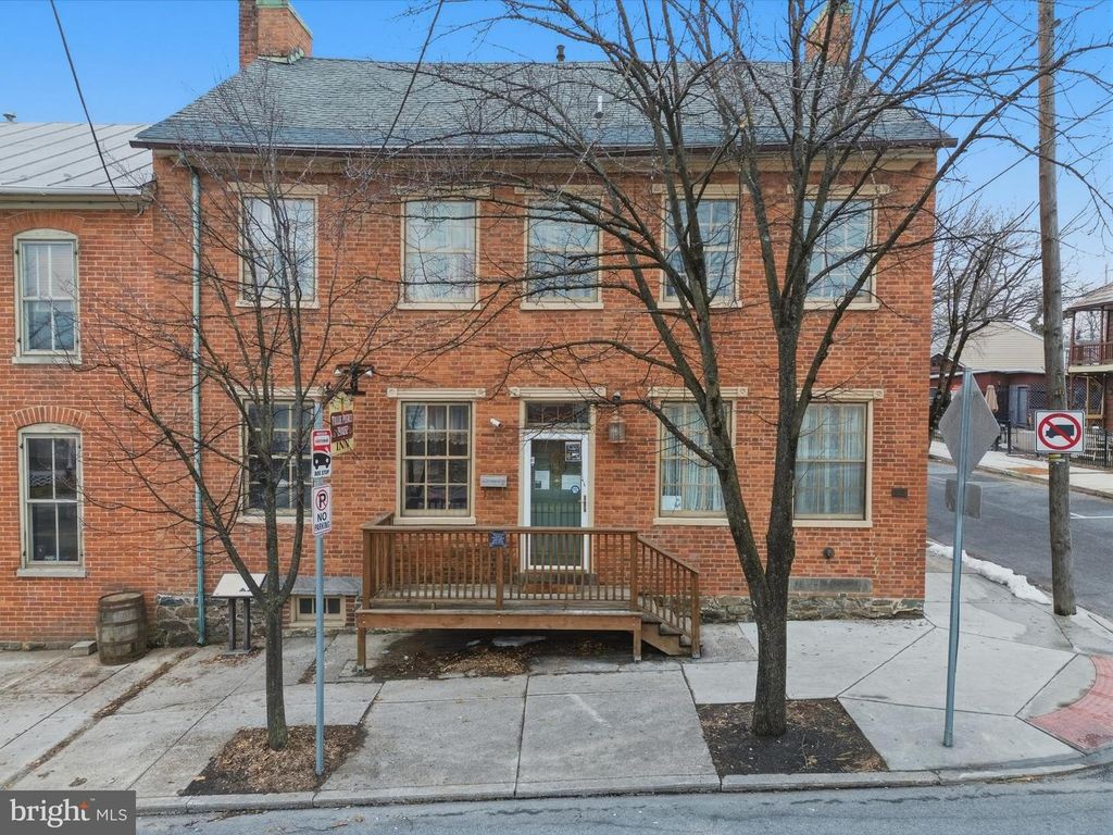 301-303 BALTIMORE ST, Gettysburg, PA 17325