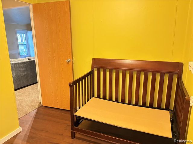 51 Green Valley Rd, Flint, MI 48506