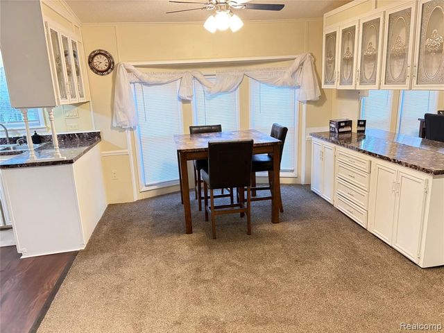 51 Green Valley Rd, Flint, MI 48506