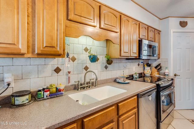 928 Courthouse Road, 8, Gulfport, MS 39507