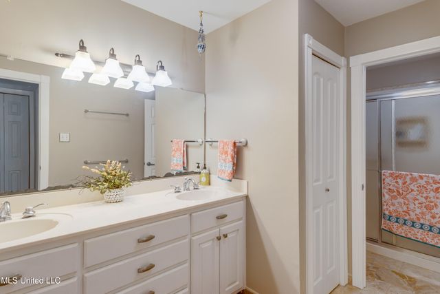 928 Courthouse Road, 8, Gulfport, MS 39507