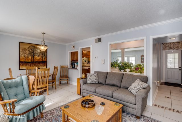 928 Courthouse Road, 8, Gulfport, MS 39507