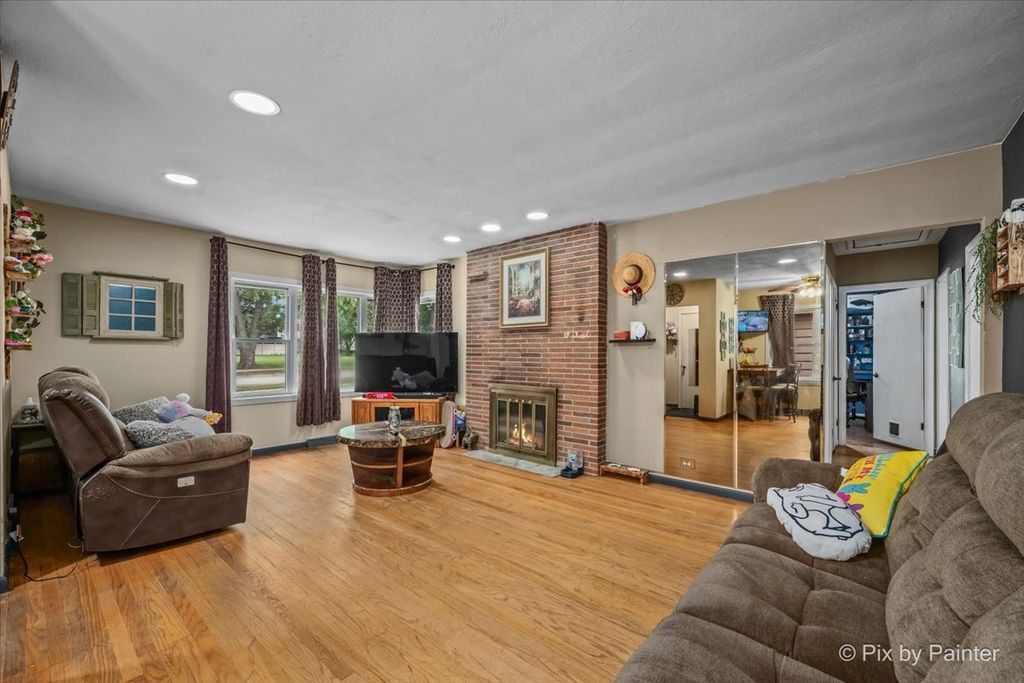 2119 Cherry Avenue, Hanover Park, IL 60133 — photo 4