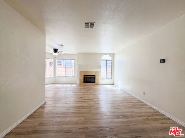 1138 Encantadora Lane, Lancaster, CA 93535