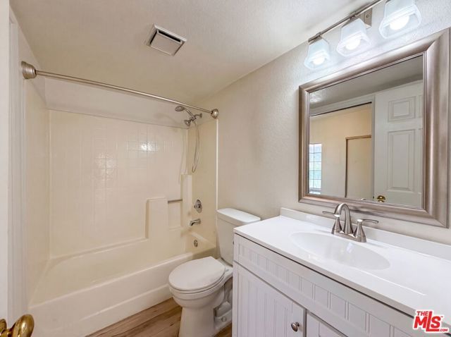1138 Encantadora Lane, Lancaster, CA 93535