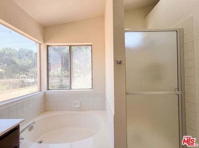 1138 Encantadora Lane, Lancaster, CA 93535