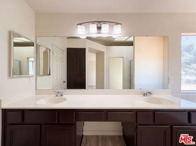 1138 Encantadora Lane, Lancaster, CA 93535