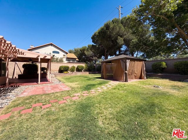1138 Encantadora Lane, Lancaster, CA 93535