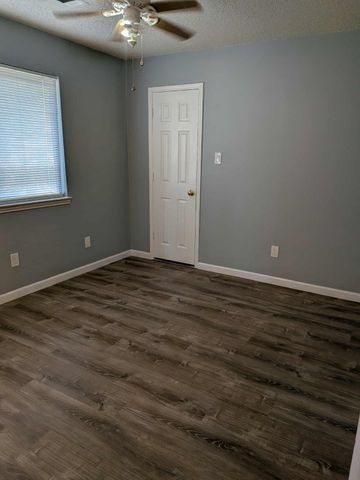 205 Ironbark Drive, Arlington, TX 76018