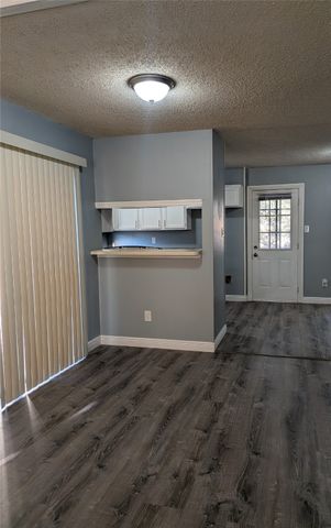 205 Ironbark Drive, Arlington, TX 76018