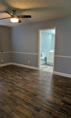 205 Ironbark Drive, Arlington, TX 76018