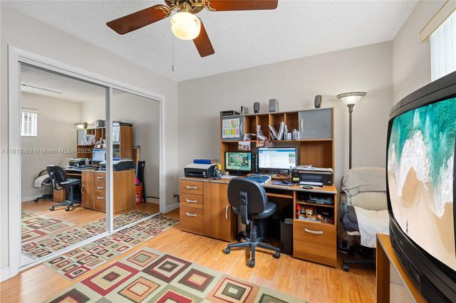 4500 NW 7th St, Plantation, FL 33317