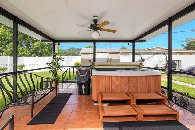 4500 NW 7th St, Plantation, FL 33317