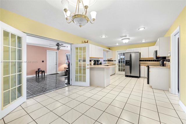 4500 NW 7th St, Plantation, FL 33317