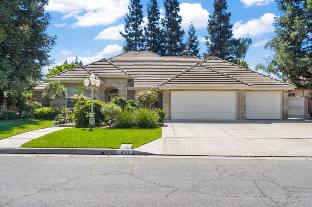 Image 1 of property listing at 5025 W Birch Avenue, Fresno, CA 93722