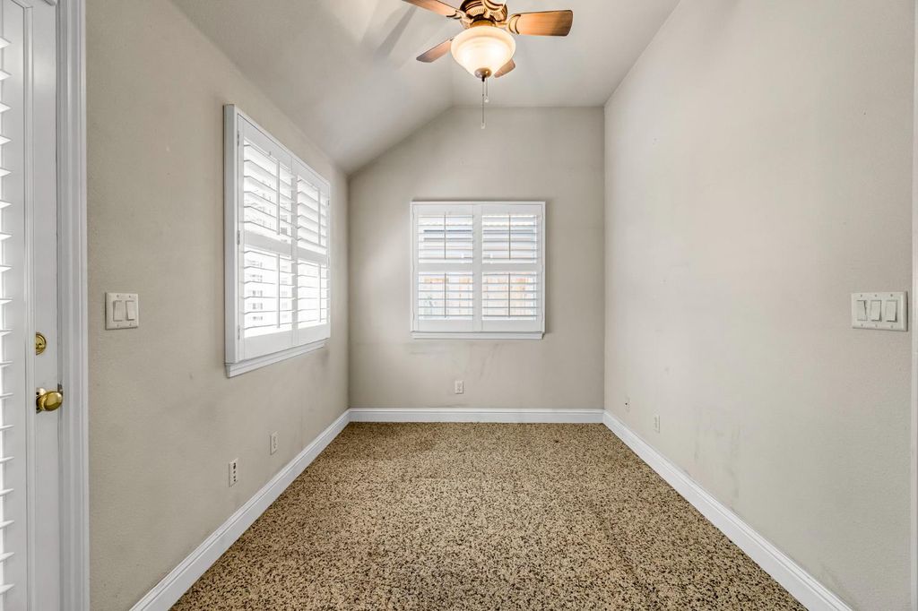 Image 25 of property listing at 5025 W Birch Avenue, Fresno, CA 93722