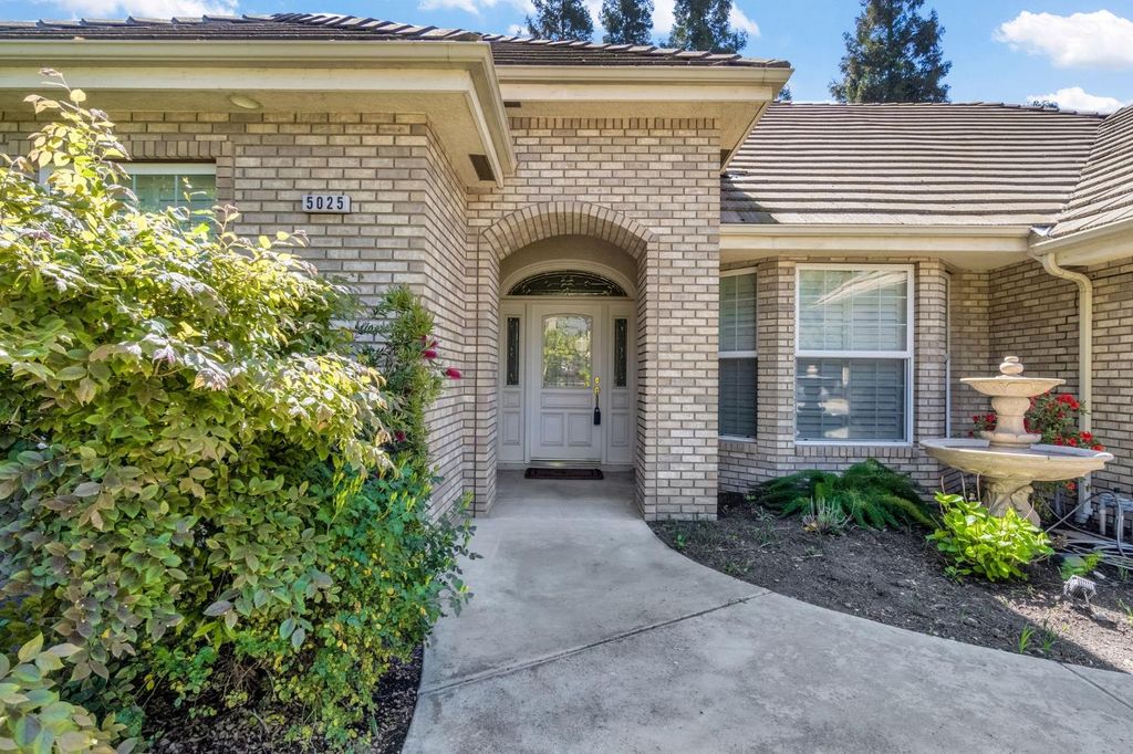 Image 4 of property listing at 5025 W Birch Avenue, Fresno, CA 93722