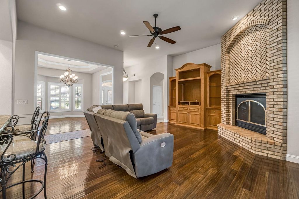 Image 9 of property listing at 5025 W Birch Avenue, Fresno, CA 93722