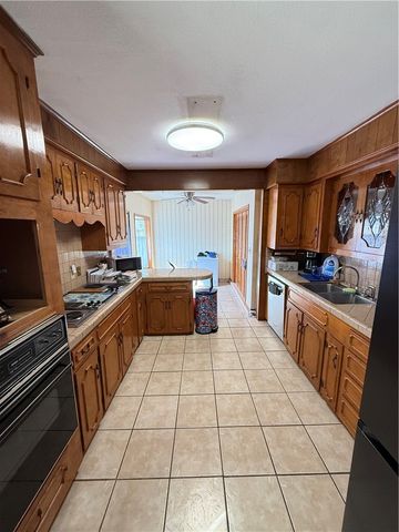 1603 Pena St, Alice, TX 78332