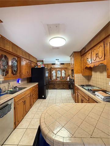 1603 Pena St, Alice, TX 78332