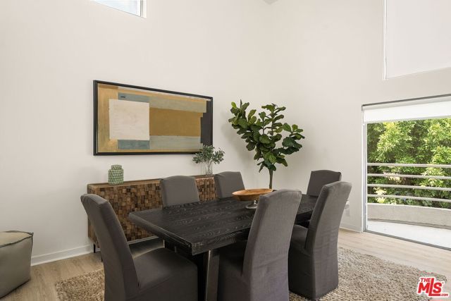 1617 S Beverly Glen Boulevard 404, Los Angeles, CA 90024