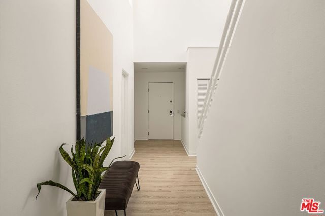 1617 S Beverly Glen Boulevard 404, Los Angeles, CA 90024