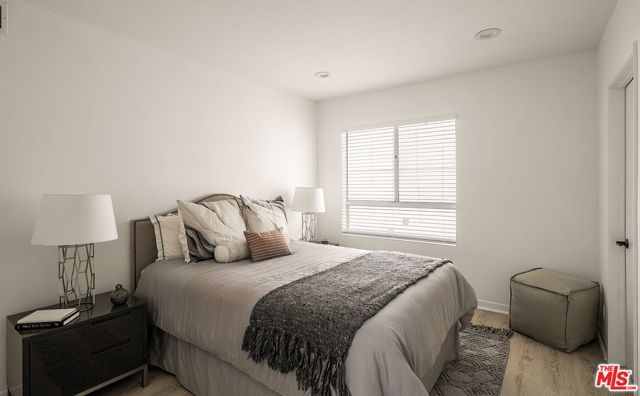 1617 S Beverly Glen Boulevard 404, Los Angeles, CA 90024