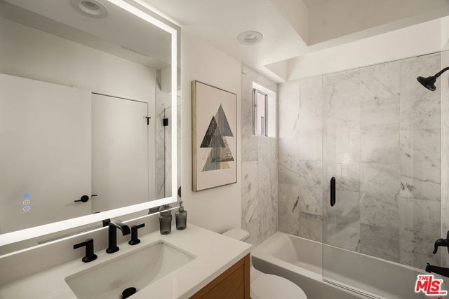 1617 S Beverly Glen Boulevard 404, Los Angeles, CA 90024