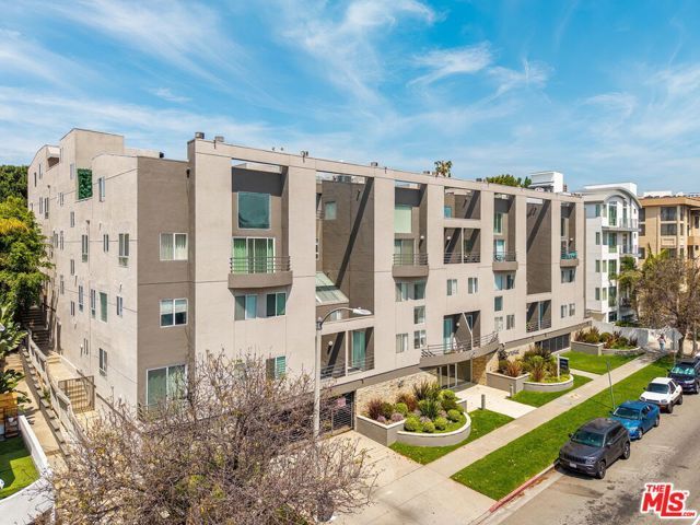 1617 S Beverly Glen Boulevard 404, Los Angeles, CA 90024
