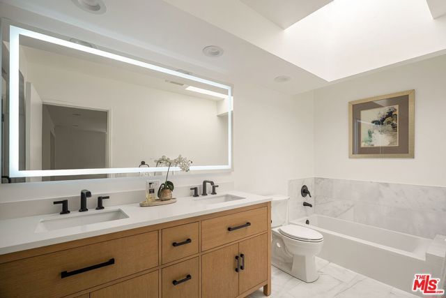 1617 S Beverly Glen Boulevard 404, Los Angeles, CA 90024