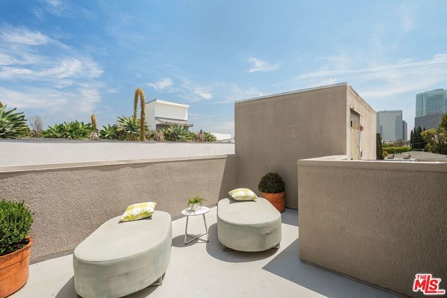 1617 S Beverly Glen Boulevard 404, Los Angeles, CA 90024