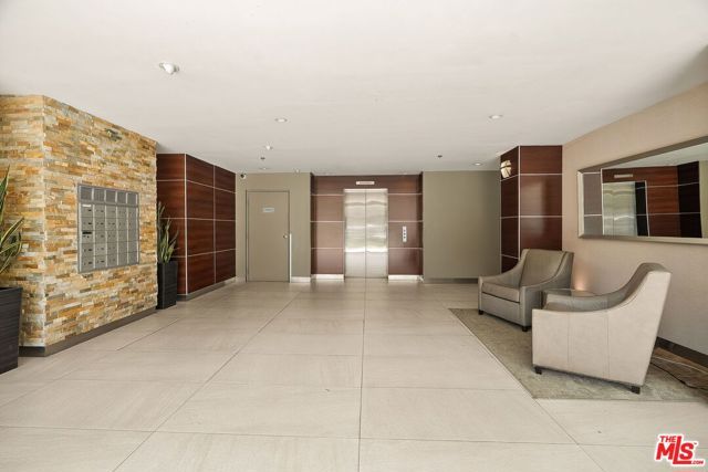 1617 S Beverly Glen Boulevard 404, Los Angeles, CA 90024