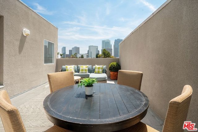 1617 S Beverly Glen Boulevard 404, Los Angeles, CA 90024