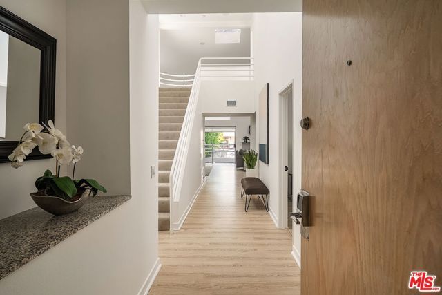 1617 S Beverly Glen Boulevard 404, Los Angeles, CA 90024