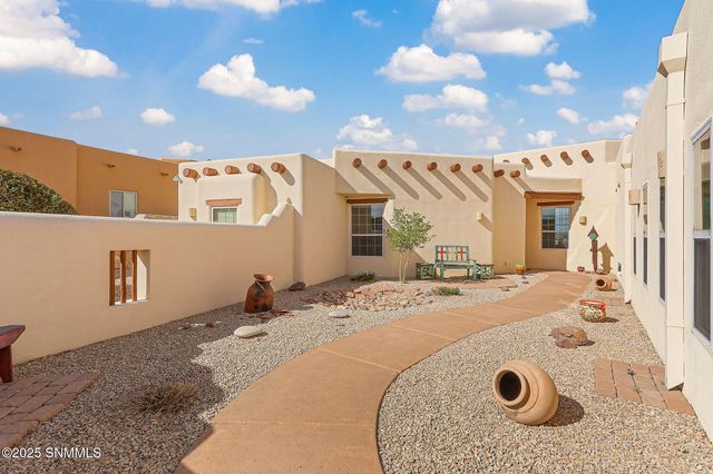 10034 Cantabria Court, Las Cruces, NM 88007