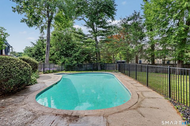 4 Mark Drive, Norwalk, CT 06851