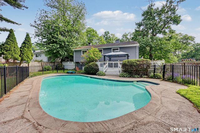 4 Mark Drive, Norwalk, CT 06851