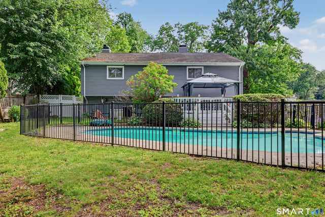 4 Mark Drive, Norwalk, CT 06851