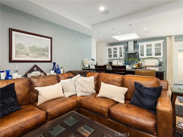 211 E Pine Avenue, El Segundo, CA 90245