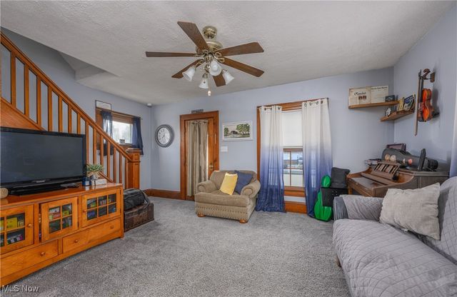 219 5th Drive NW, New Philadelphia, OH 44663