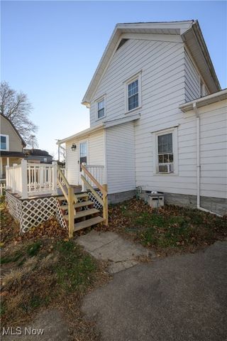 219 5th Drive NW, New Philadelphia, OH 44663