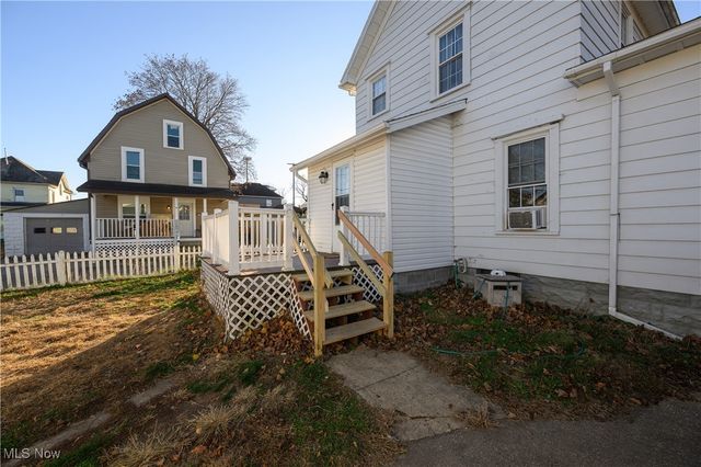 219 5th Drive NW, New Philadelphia, OH 44663