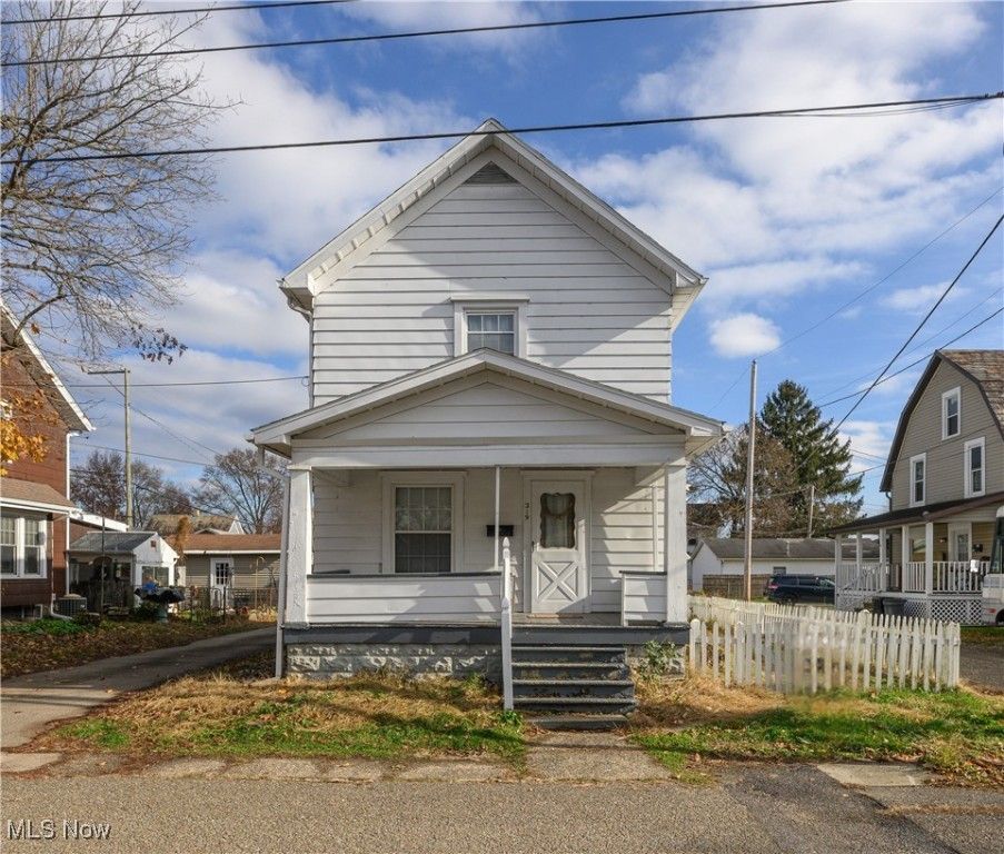 219 5th Drive NW, New Philadelphia, OH 44663